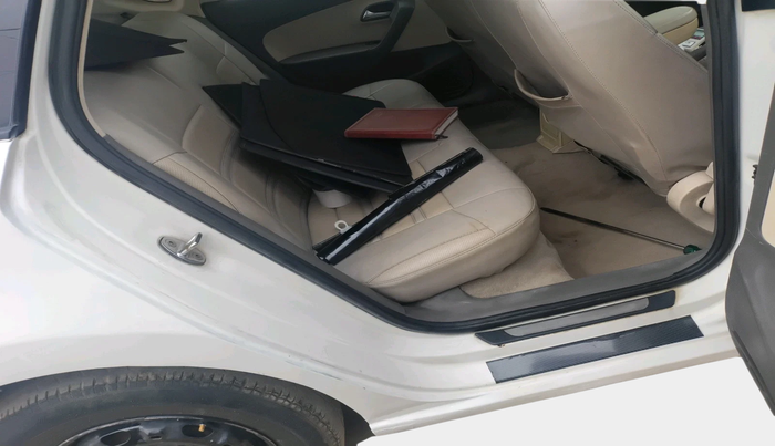 2011 Volkswagen Vento TRENDLINE DIESEL 1.6, Diesel, Manual, 1,71,674 km, interior