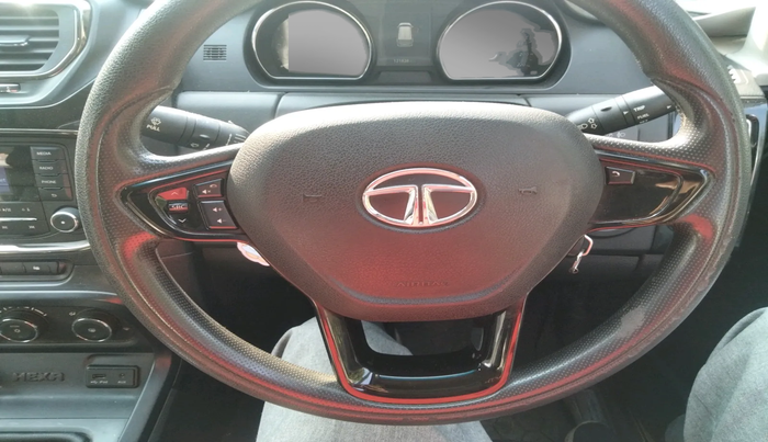 2018 Tata Hexa XE 4X2 7 STR, Diesel, Manual, 1,21,828 km, interior