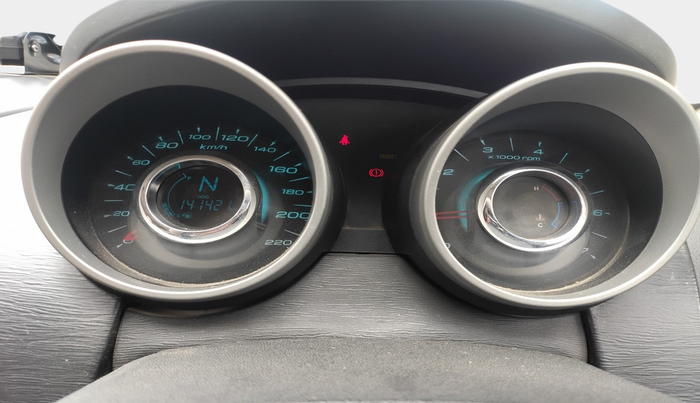 2016 Mahindra XUV500 W6, Diesel, Manual, 1,41,421 km, interior