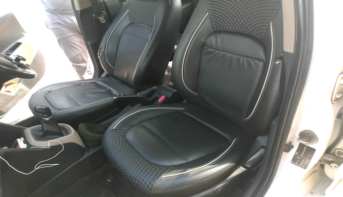 2017 Hyundai Grand i10 SPORTZ 1.2 KAPPA VTVT, Petrol, Manual, 79,875 km, interior