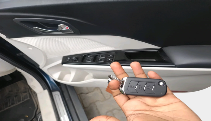 2024 Mahindra XUV 3XO AX5 1.2 L TCMPFI AT, Petrol, Automatic, 13,820 km, interior