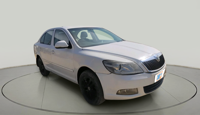 2013 Skoda Laura AMBIENTE 2.0 TDI CR AT, Diesel, Automatic, 1,14,354 km, exterior
