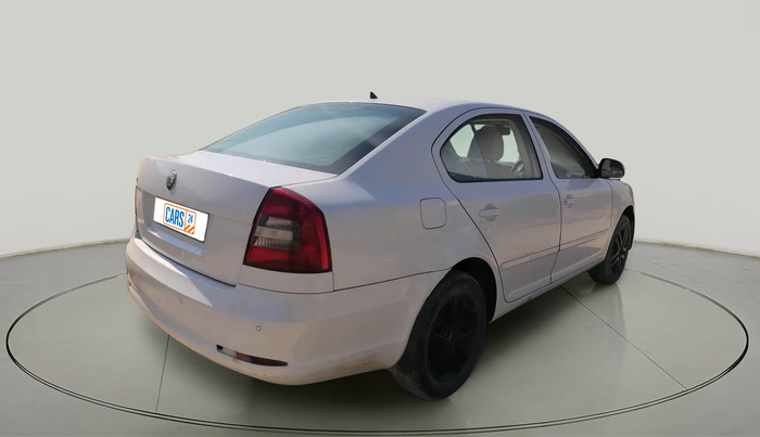 2013 Skoda Laura AMBIENTE 2.0 TDI CR AT, Diesel, Automatic, 1,14,354 km, exterior