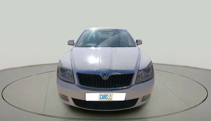 2013 Skoda Laura AMBIENTE 2.0 TDI CR AT, Diesel, Automatic, 1,14,354 km, exterior