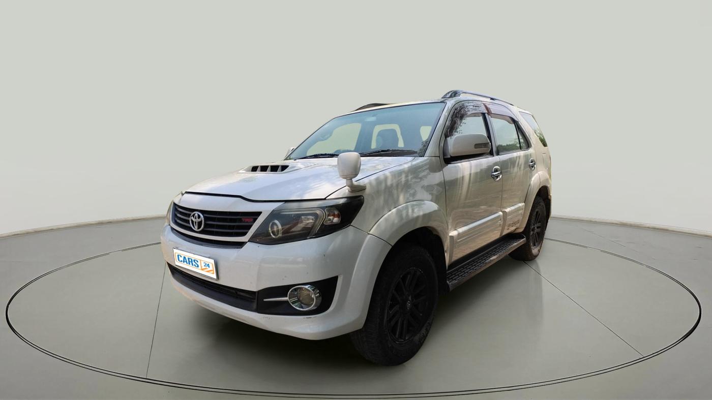 2015 Toyota Fortuner 3.0 SPORTIVO 4X2 AT, Diesel, Automatic, 2,06,954 km, exterior
