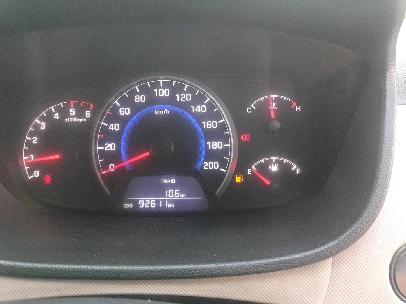 2014 Hyundai Grand i10 SPORTZ 1.1 CRDI, Diesel, Manual, 92,611 km, interior