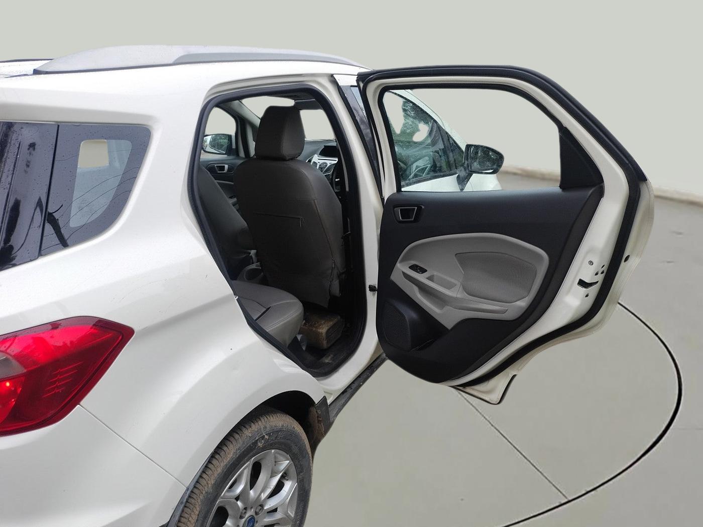 2015 Ford Ecosport TITANIUM 1.5L DIESEL, Diesel, Manual, 1,14,232 km, interior