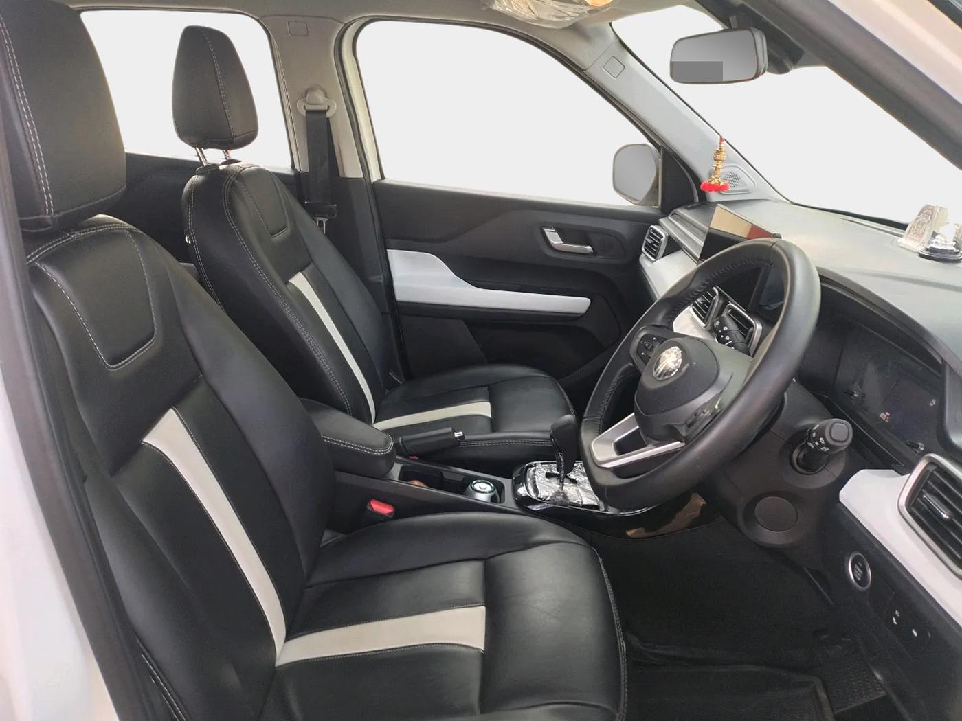 2024 Tata PUNCH Creative Plus AMT, Petrol, Automatic, 8,057 km, interior