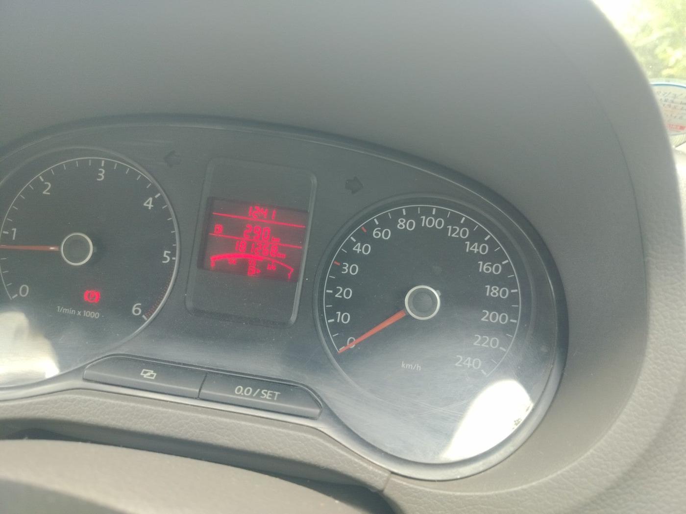 2013 Volkswagen Vento HIGHLINE DIESEL 1.6, Diesel, Manual, 1,81,268 km, interior
