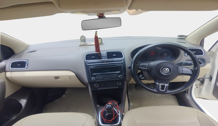 2013 Volkswagen Vento HIGHLINE DIESEL 1.6, Diesel, Manual, 1,81,268 km, interior