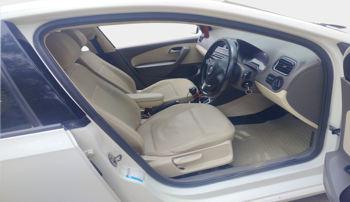 2013 Volkswagen Vento HIGHLINE DIESEL 1.6, Diesel, Manual, 1,81,268 km, interior