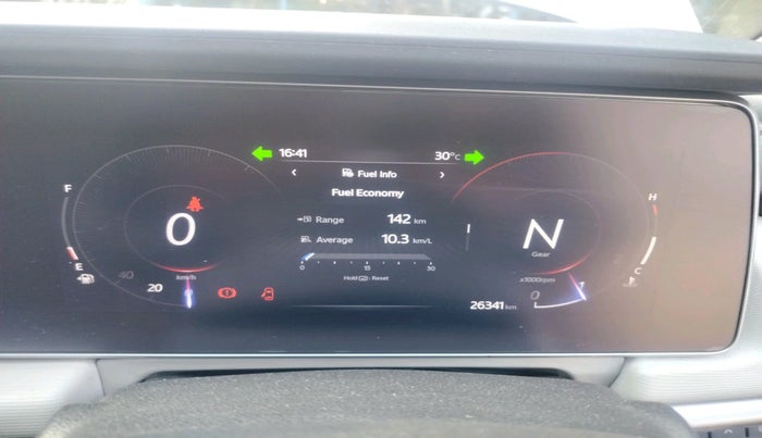 2022 Mahindra XUV700 AX3 D MT 5 STR, Diesel, Manual, 26,341 km, interior