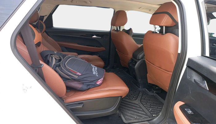 2022 MG HECTOR PLUS SHARP 2.0 DIESEL TURBO MT 6-STR, Diesel, Manual, 55,849 km, interior