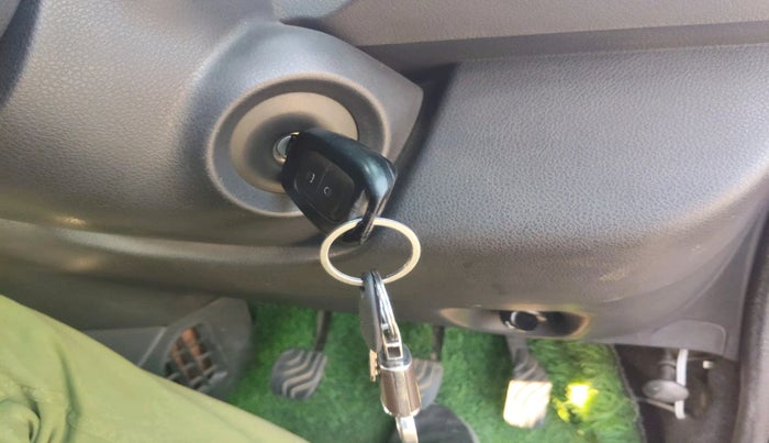 2016 Renault Kwid RXT 0.8, Petrol, Manual, 1,03,482 km, interior