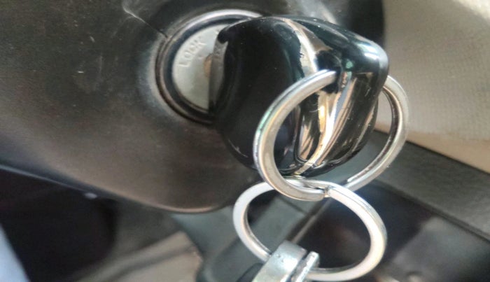 2015 Maruti Wagon R 1.0 VXI, Petrol, Manual, 1,37,097 km, interior