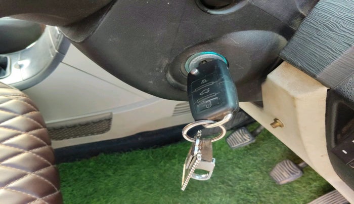 2017 Mahindra XUV500 W6, Diesel, Manual, 95,729 km, interior