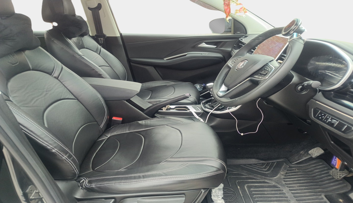 2024 MG HECTOR PLUS Select Pro 1.5 MT 7 STR, Petrol, Manual, 6,294 km, interior
