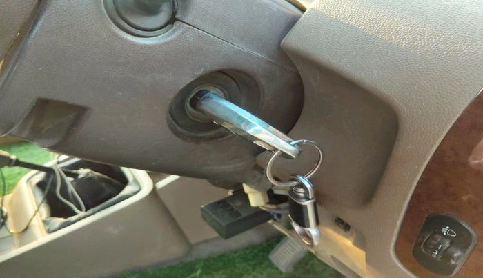 2014 Mahindra Bolero SLX BS IV, Diesel, Manual, 1,85,818 km, interior