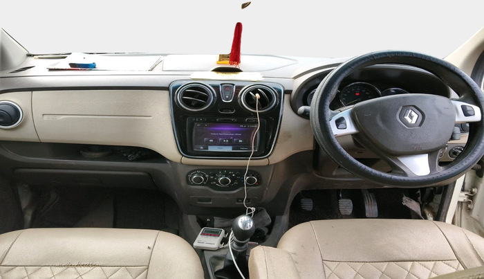 2018 Renault Lodgy 110 PS RXZ STEPWAY 8 STR, Diesel, Manual, 1,06,285 km, interior