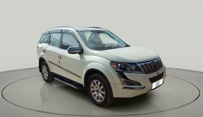 2017 Mahindra XUV500 W10, Diesel, Manual, 2,11,762 km, exterior