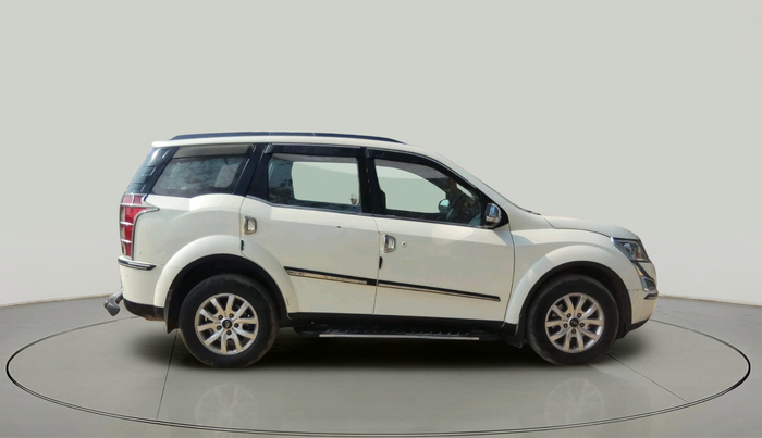 2017 Mahindra XUV500 W10, Diesel, Manual, 2,11,762 km, exterior