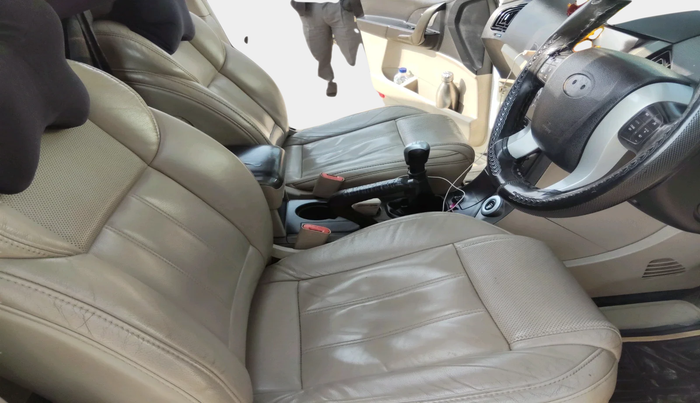 2017 Mahindra XUV500 W10, Diesel, Manual, 2,11,762 km, interior