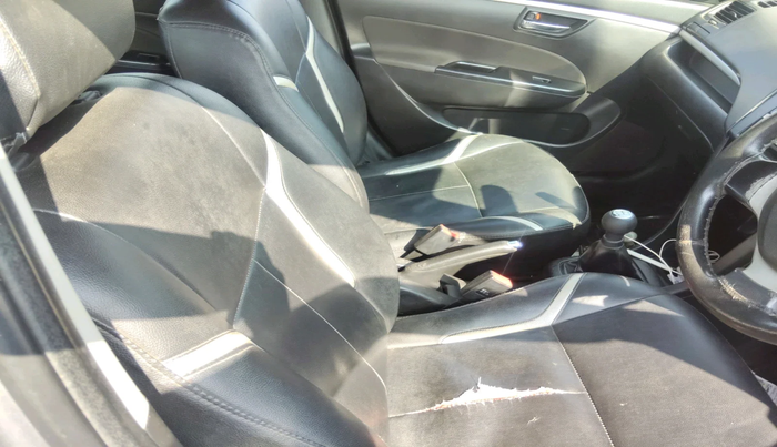 2013 Maruti Swift VXI, Petrol, Manual, 1,41,124 km, interior