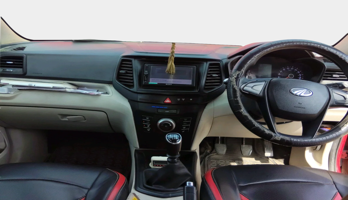 2018 Mahindra XUV300 W4 1.2 PETROL, Petrol, Manual, 1,86,353 km, interior