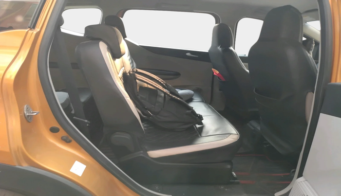 2022 Renault TRIBER RXZ, Petrol, Manual, 14,221 km, interior