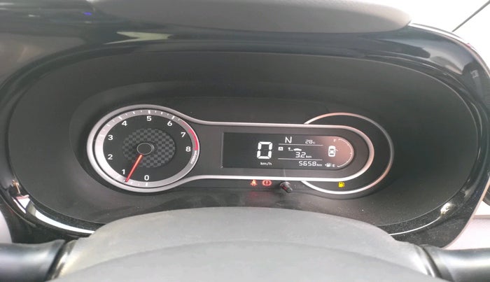2022 Hyundai GRAND I10 NIOS SPORTZ AMT 1.2 KAPPA VTVT, Petrol, Automatic, 5,658 km, interior