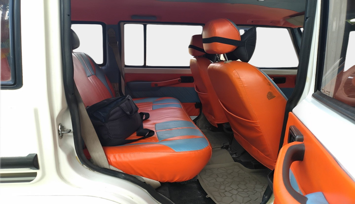 2014 Mahindra Bolero ZLX BS IV, Diesel, Manual, 1,65,032 km, interior