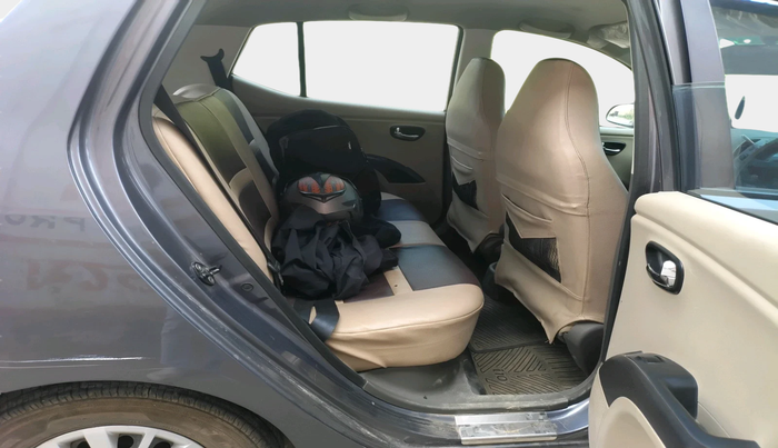 2015 Hyundai i10 SPORTZ 1.1, Petrol, Manual, 38,938 km, interior