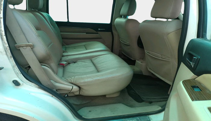 2012 Ford Endeavour 3.0L 4X4 AT, Diesel, Automatic, 1,22,126 km, interior