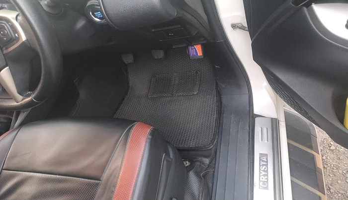 2017 Toyota Innova Crysta 2.4 VX 8 STR, Diesel, Manual, 82,614 km, interior