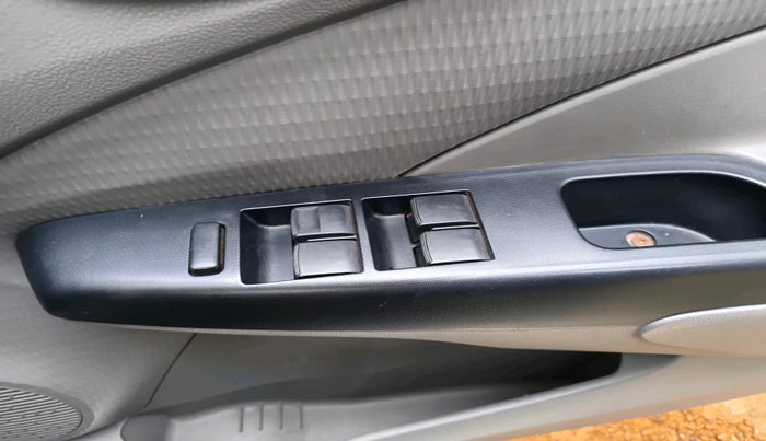 2011 Toyota Etios G, Petrol, Manual, 90,001 km, interior