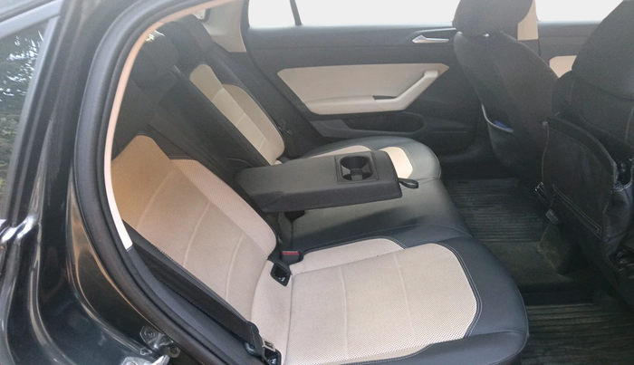 2024 Volkswagen VIRTUS TOPLINE TSI 1.0 AT, Petrol, Automatic, 14,384 km, interior