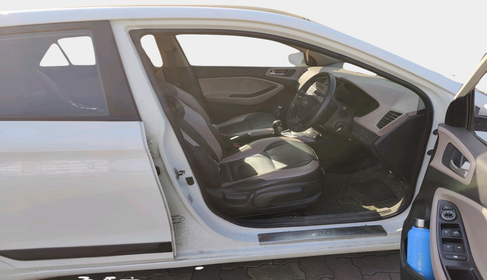 2016 Hyundai Elite i20 SPORTZ 1.2, Petrol, Manual, 1,26,549 km, interior