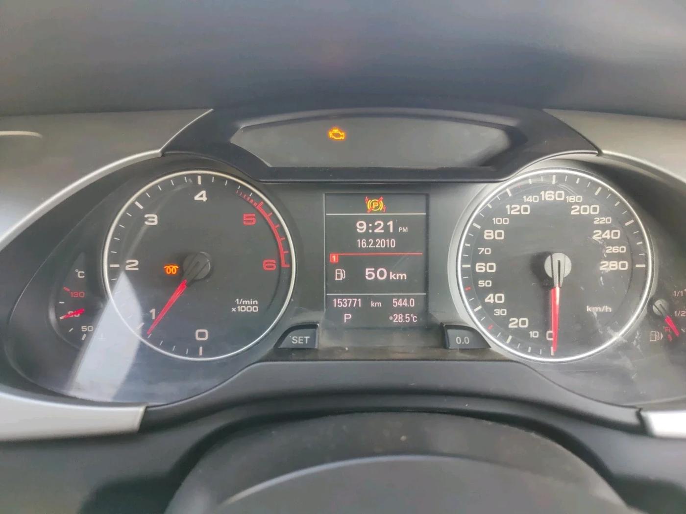 2011 Audi A4 2.0 TDI, Diesel, Automatic, 1,57,000 km, interior