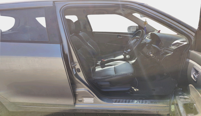 2017 Maruti Swift VXI O, Petrol, Manual, 1,56,039 km, interior