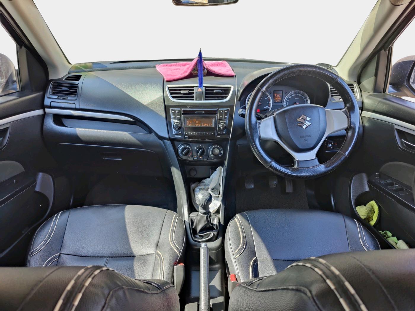 2017 Maruti Swift VXI O, CNG, Manual, 1,56,039 km, interior