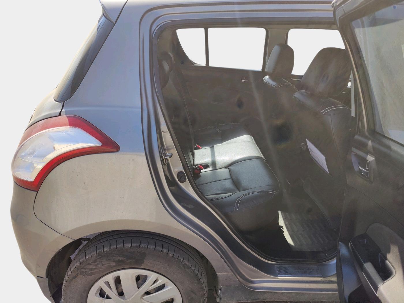 2017 Maruti Swift VXI O, CNG, Manual, 1,56,039 km, interior