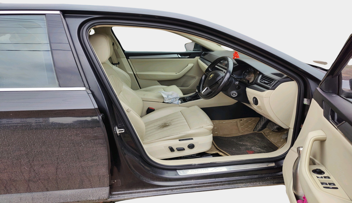 2017 Skoda Superb STYLE 1.8 TSI AT, Petrol, Automatic, 97,933 km, interior