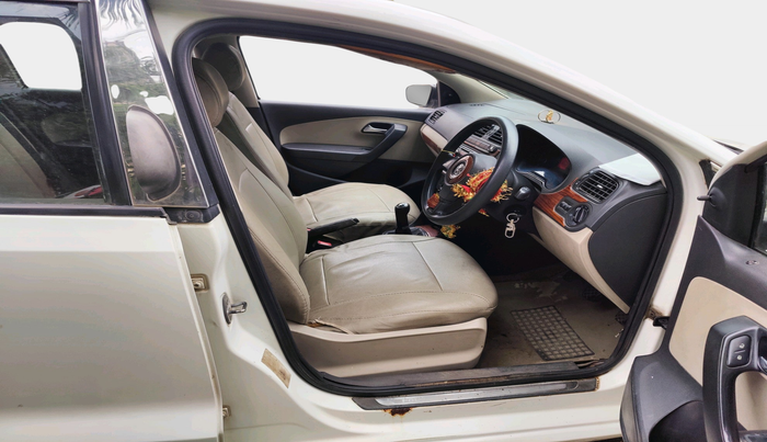 2011 Volkswagen Polo TRENDLINE 1.2L PETROL, Petrol, Manual, 1,41,297 km, interior