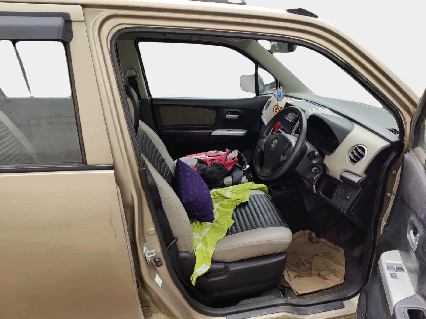 2014 Maruti Wagon R 1.0 LXI, Petrol, Manual, 82,985 km, interior