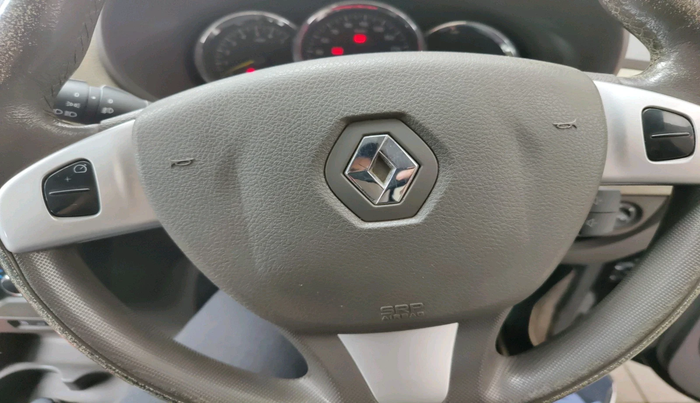 2015 Renault Lodgy 110 PS RXZ STEPWAY 7 STR, Diesel, Manual, 98,747 km, interior