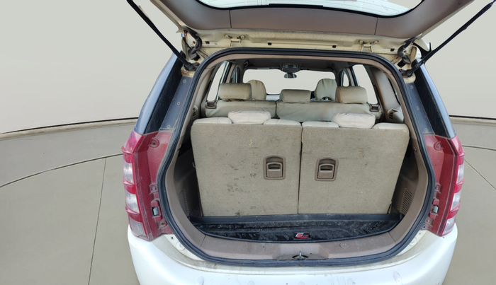 2014 Mahindra XUV500 W6, Diesel, Manual, 1,54,576 km, exterior