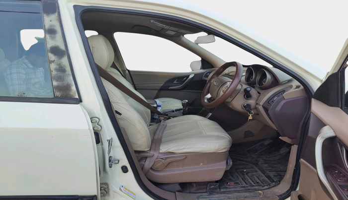 2014 Mahindra XUV500 W6, Diesel, Manual, 1,54,576 km, interior