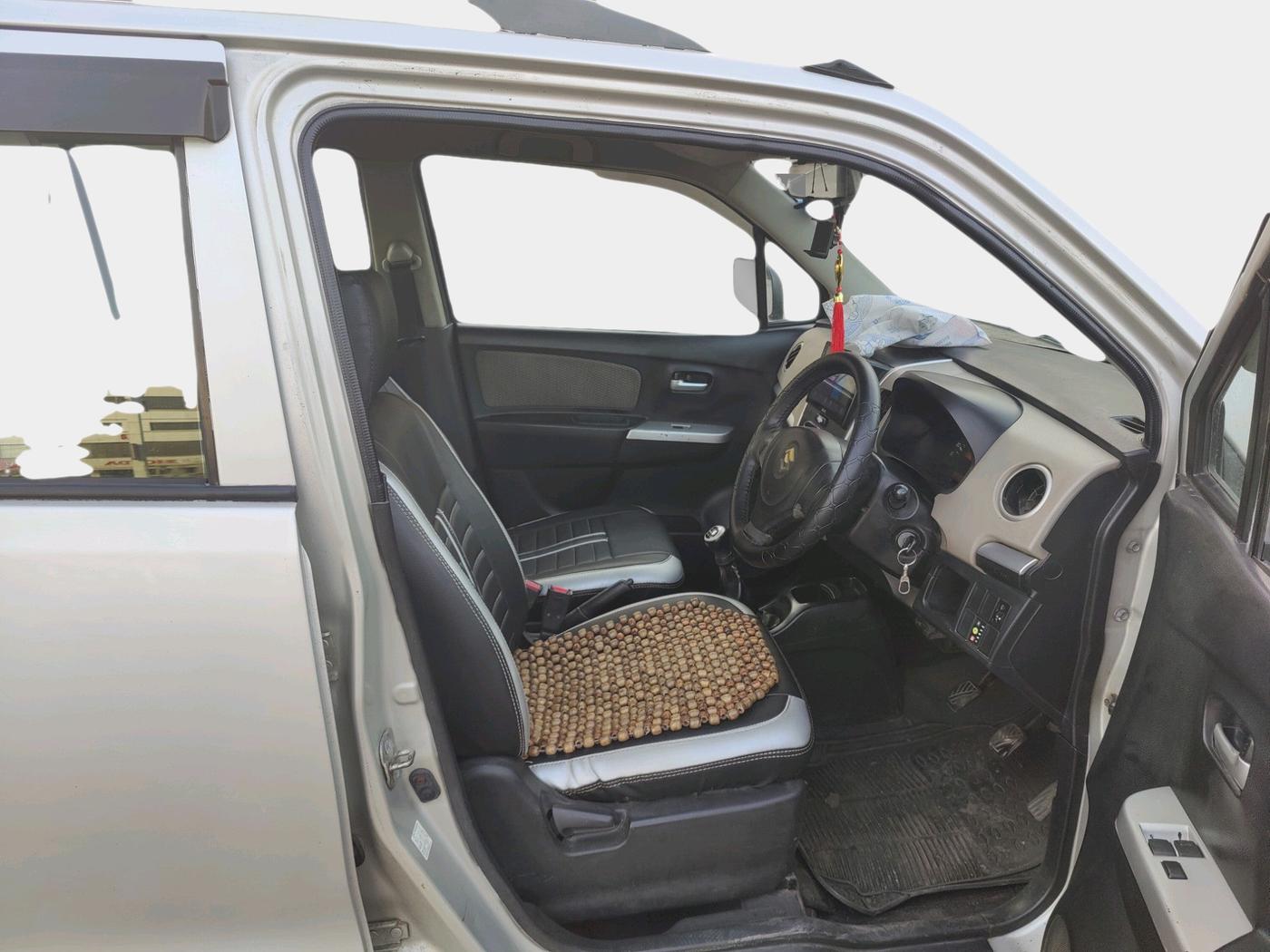 2016 Maruti Wagon R 1.0 LXI CNG, Petrol, Manual, 94,643 km, interior
