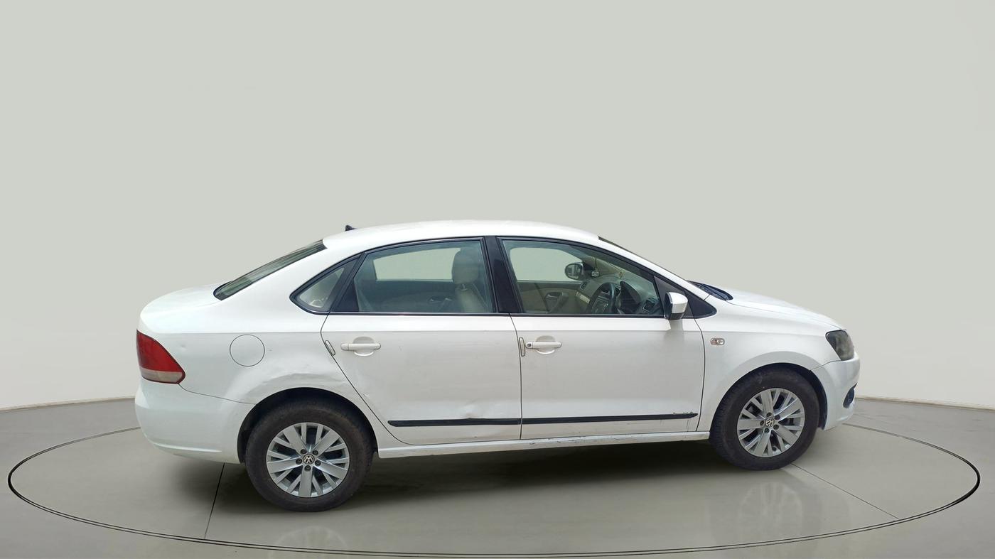 2015 Volkswagen Vento HIGHLINE 1.6 MPI, Petrol, Manual, 1,37,000 km, exterior