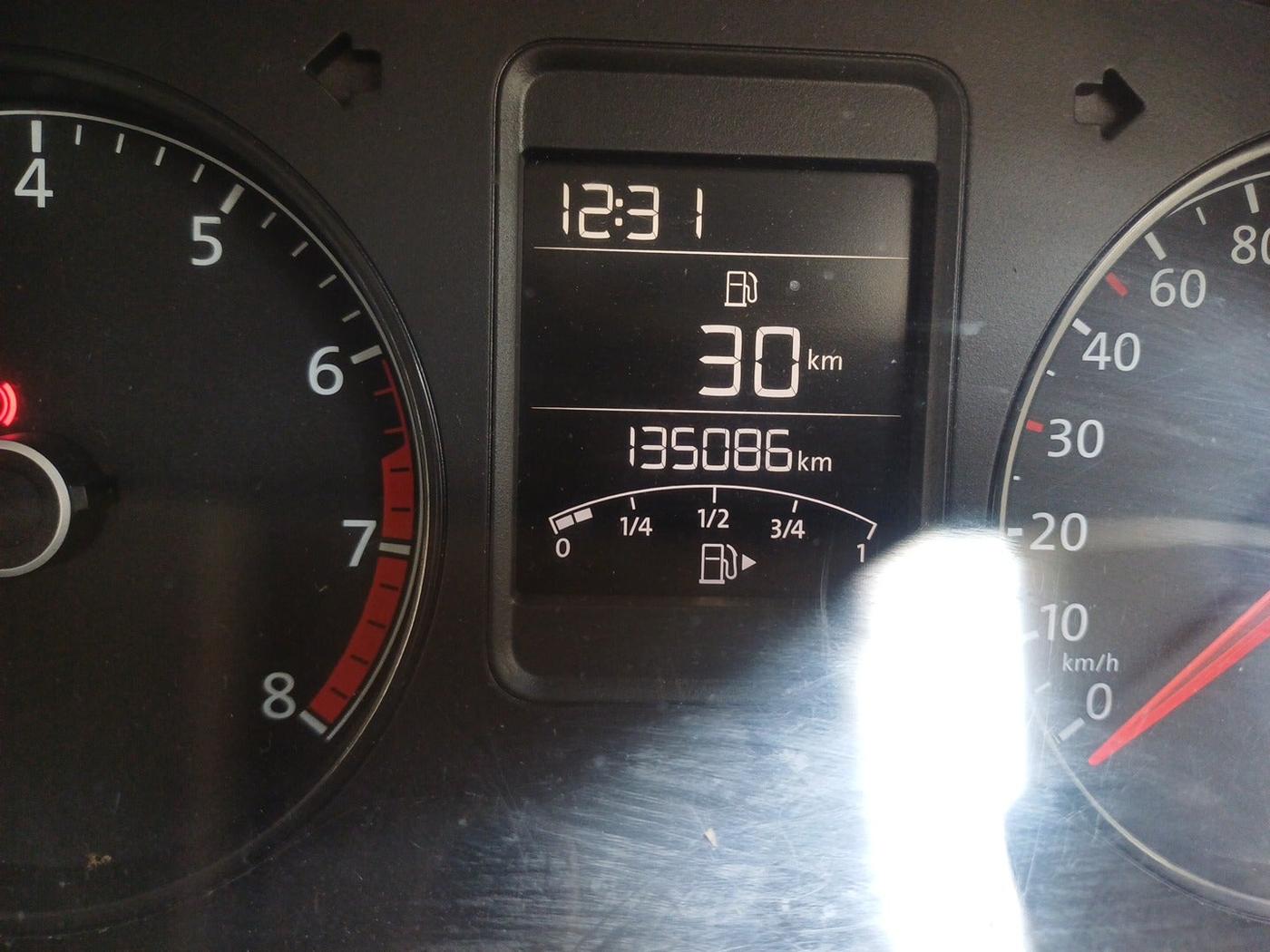 2015 Volkswagen Vento HIGHLINE 1.6 MPI, Petrol, Manual, 1,37,000 km, interior